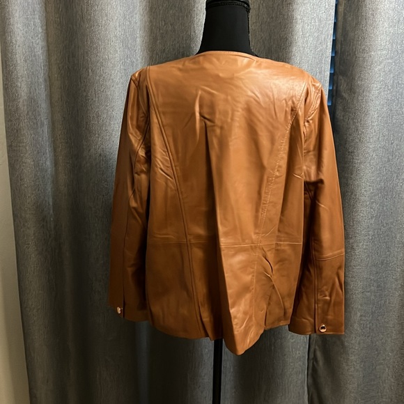Butterscotch leather jacket. Snap button up - Picture 3 of 10